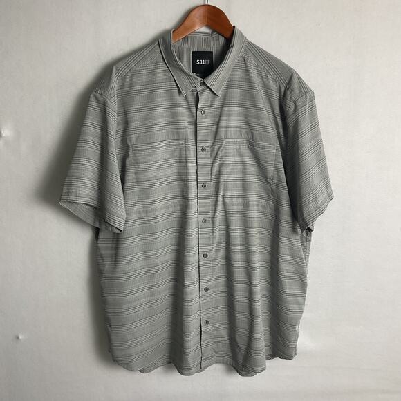 511 Plus Mens Button Up Collared Shirt Grey Plaid with Pockets 2XL lightweight - Picture 2 of 10